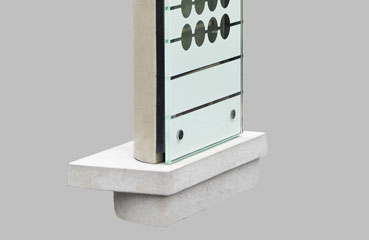 Firma STYL-BET producent małej architektury betonowej posiada w swojej ofercie betonową lampę Plan mini wykonaną w technologii betonu architektonicznego.