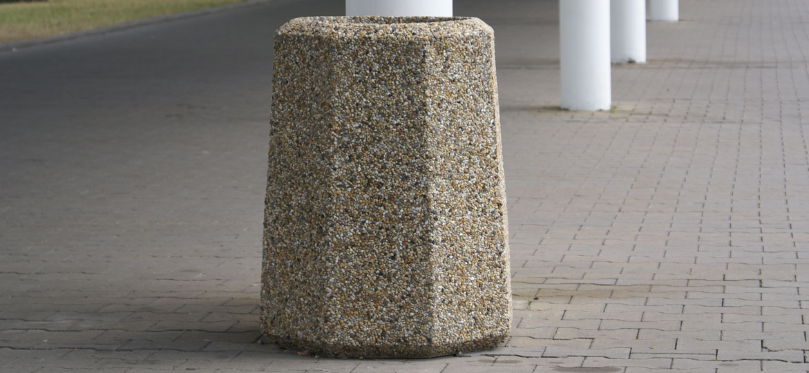 PRIMA BIS to kosz uliczny wykonany w technologii betonu płukanego.