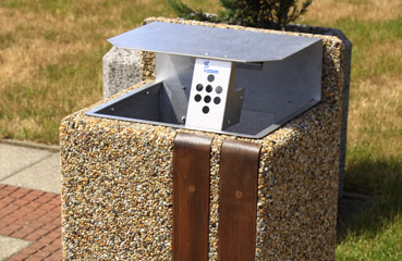 Kosz parkowy z serii LARGO to betonowy kosz przeznaczony do użytku zewnętrznego.