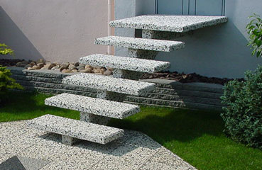 Nowoczesne schody betonowe wykonane w technologii betonu płukanego