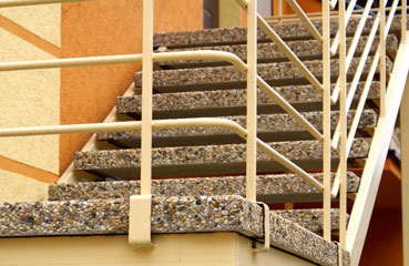 Nowoczesne stopnie schodowe o grubości 6,5 cm