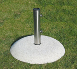 Okrągła podstawa pod parasol ogrodowy PD15-BPK wykonana w technologii betonu płukanego. Produkt dostępny w 38 wariantach wykończenia.
