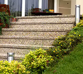 STYL-BET betonowe okładziny na schody zewnętrzne - wykonane w technologii betonu płukanego.
